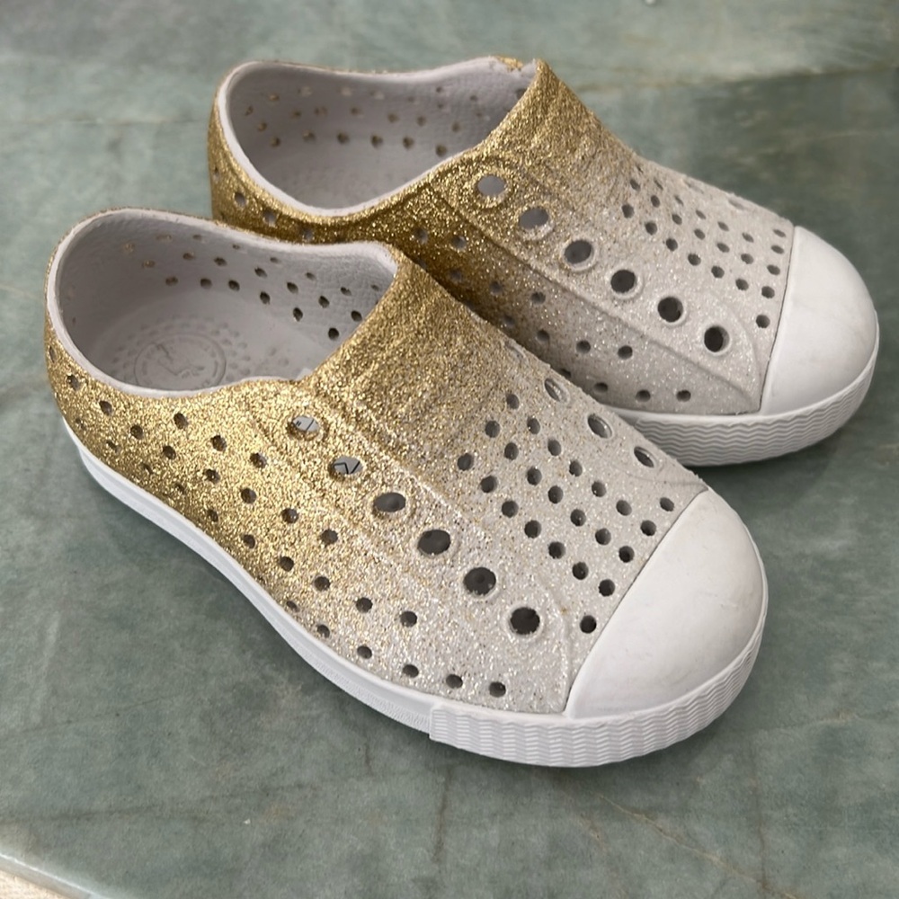 Work once size 6 toddler NATIVE SHOES